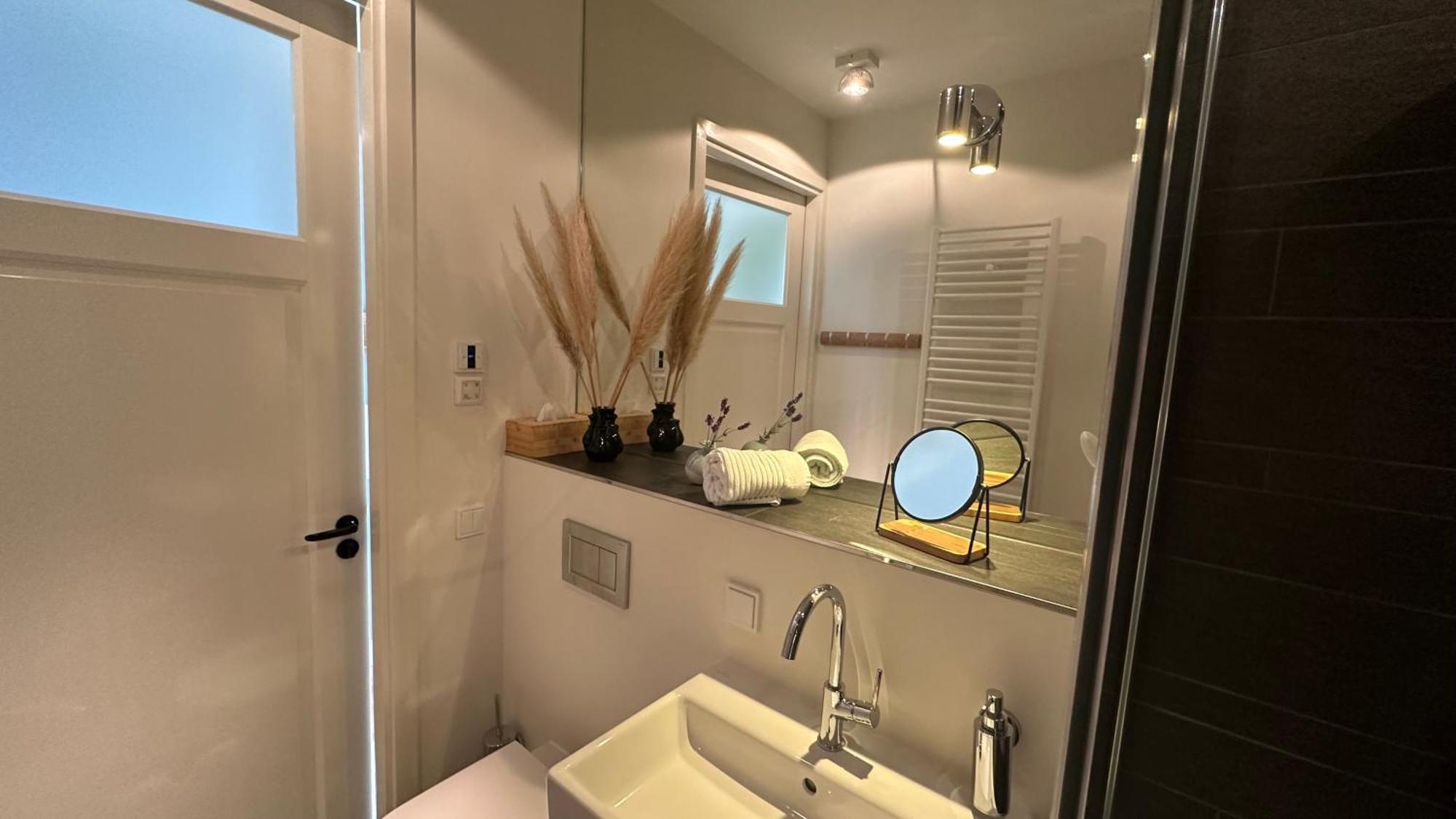 Luxe B&B "In De Schulp", Ontspan En Geniet Van Comfort En Stijl Amstelveen Exterior photo